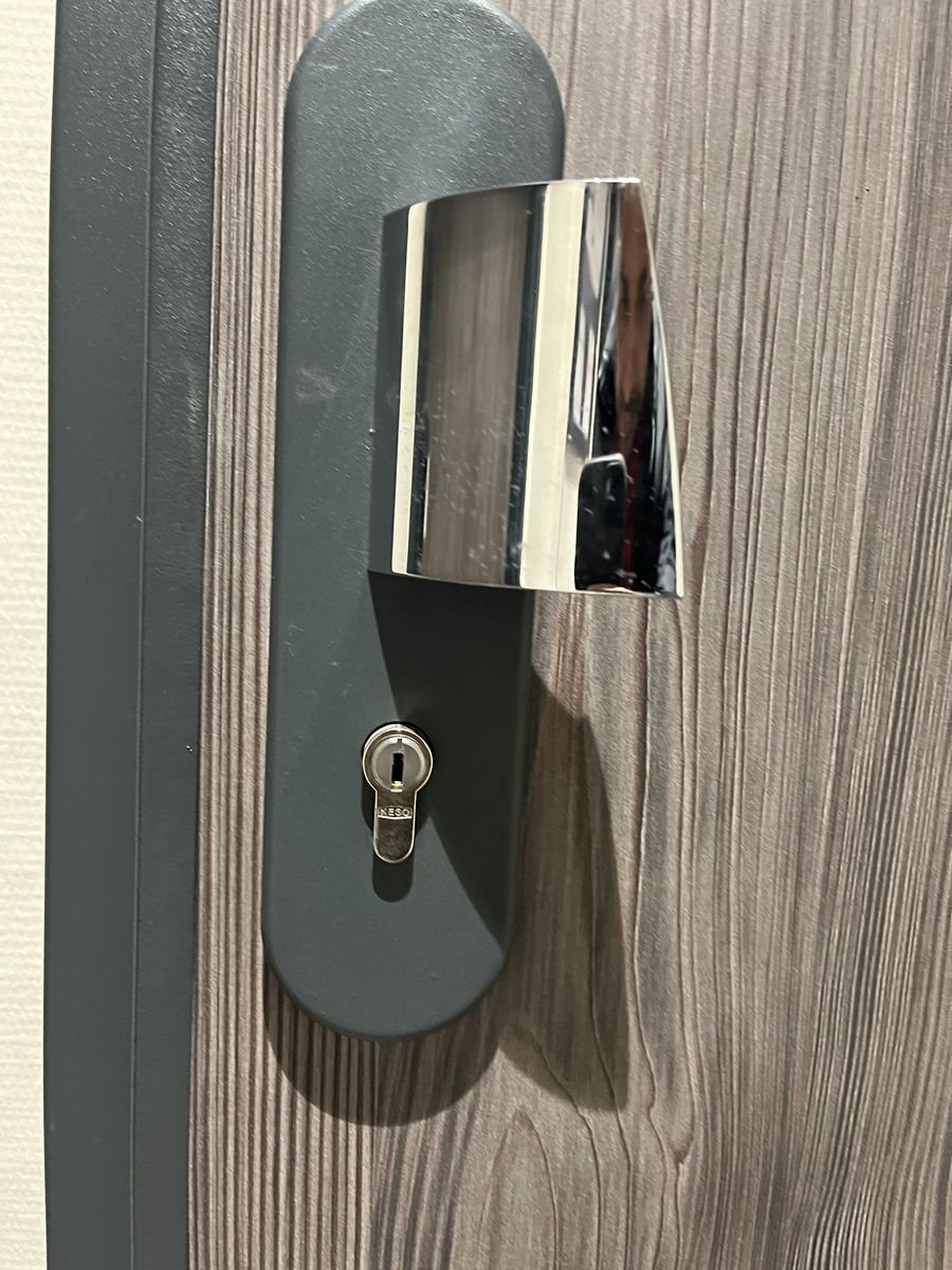 KESO high-security cylinder installed on a contemporary security door – locksmith in Rumont